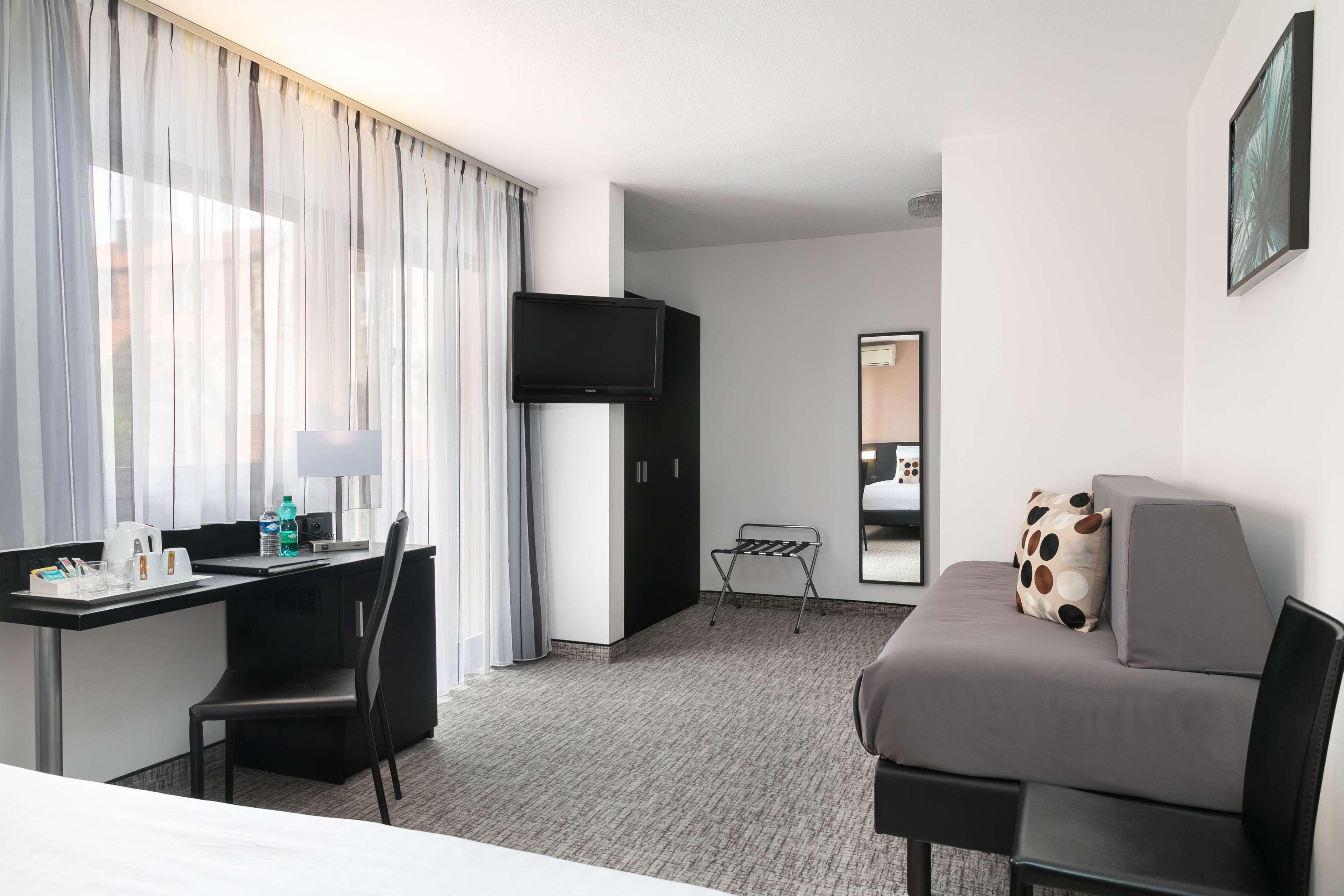 Best Western Hotel Mediterranee ม็องตง ภายนอก รูปภาพ