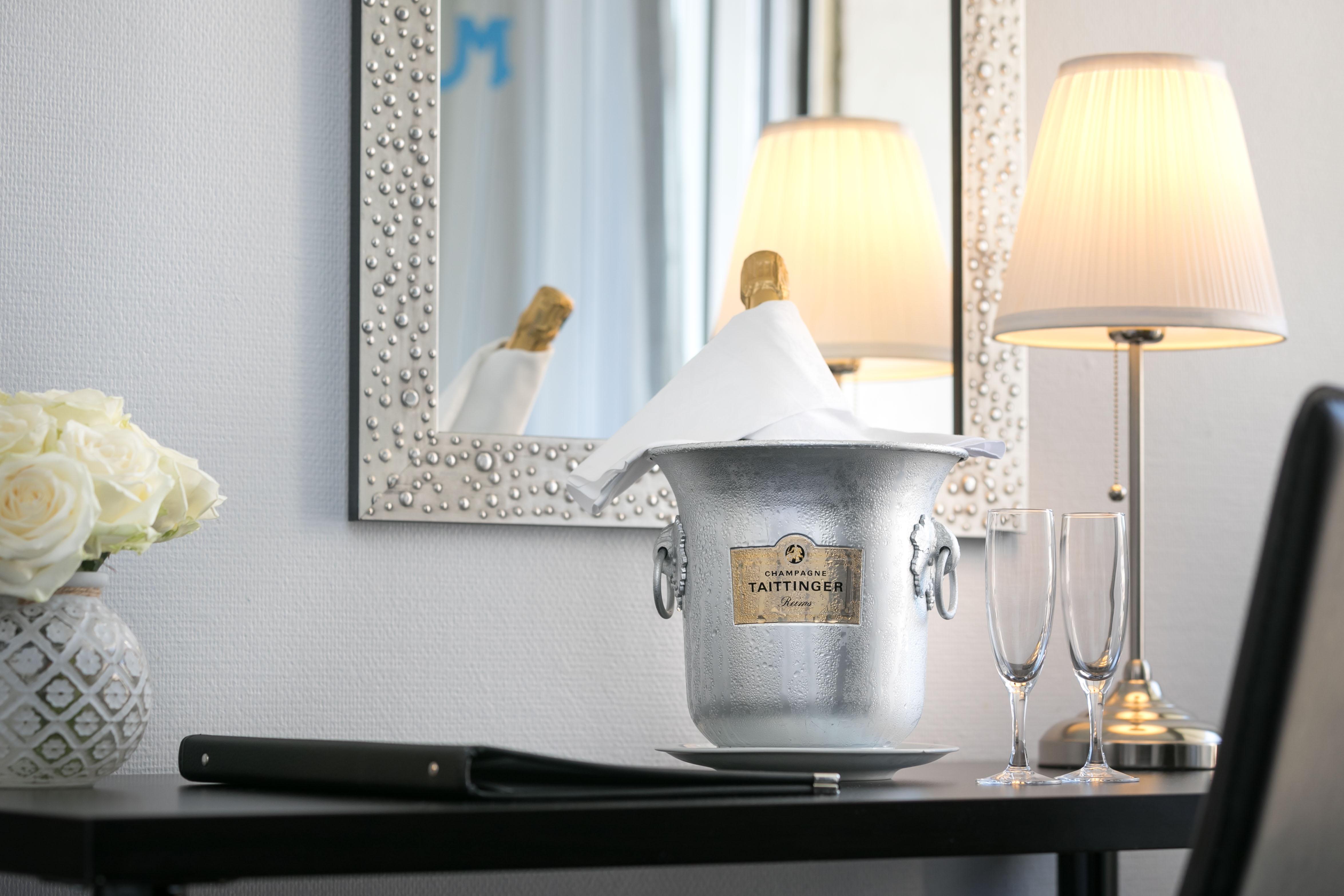 Best Western Hotel Mediterranee ม็องตง ภายนอก รูปภาพ